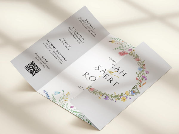 BeyzaLab Wildflower Trifold Wedding Invitation